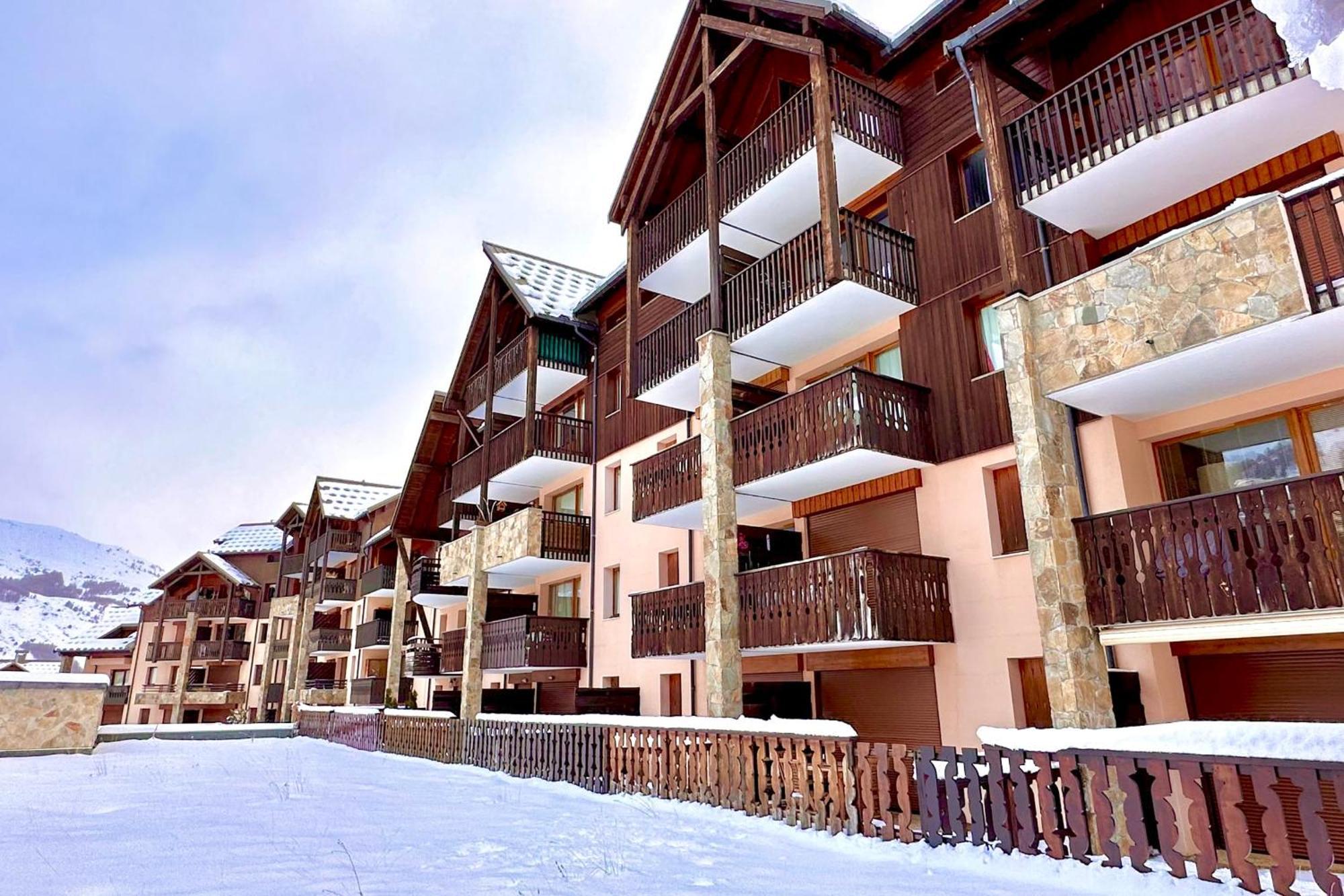 Casa-Amelie Terrace With View And Parking Apartment Vars  Exterior foto